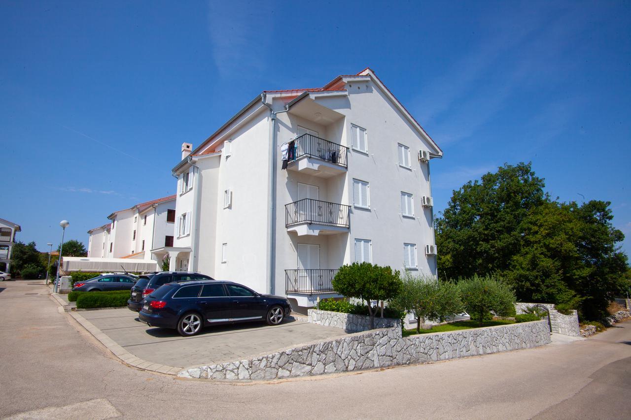 Apartments Bogovic Malinska Exteriör bild